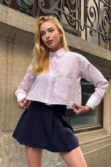 Pembe Çizgili Manşet Ve Cepleri Garnili Çizgili Oversize Crop Dokuma Gömlek