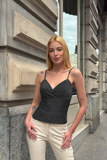 Siyah İp Askılı Kruvaze Yaka Bluz