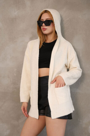 Bej Kapüşonlu Çift Cepli Yumuşak Dokulu Triko Hırka BCES-252016