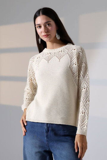 Ekru Bisiklet Yaka Motif İşlemeli Triko Kazak BCES-252036