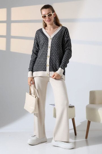 Ekru V Yaka Düğmeli Hırka Ve Pantolon Alt Üst Triko Takım BCES-252011