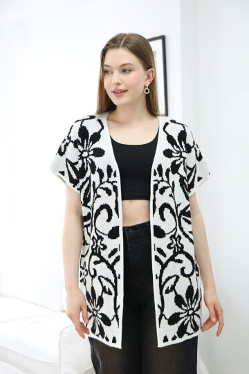 Ekru Yarım Kol Desenli Triko Hırka BCES-252007