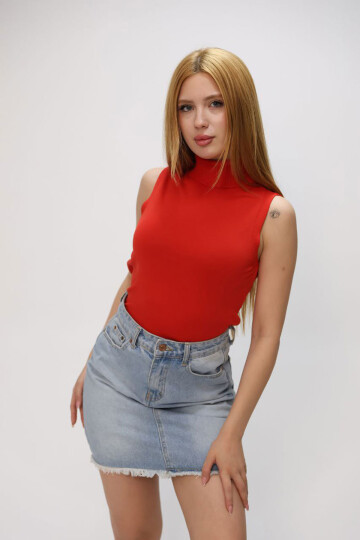 Kırmızı Kolsuz Boğazlı Triko Bluz BCES-252022