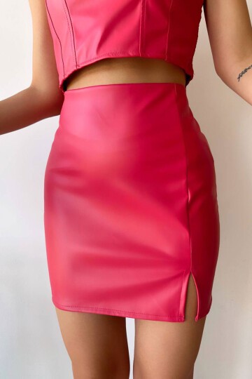 Pembe Tek Yırtmaçlı Suni Deri Etek