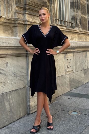 Siyah Asimetrik Kesim V Yaka Şeritli Rahat Kesim Viscon Elbise BCVL-25V082