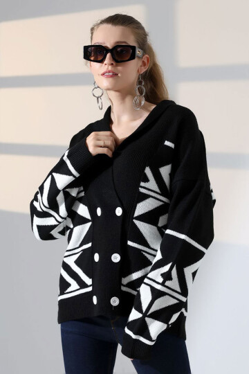 Siyah Çift Düğme Detaylı Desenli Triko Hırka BCES-252021