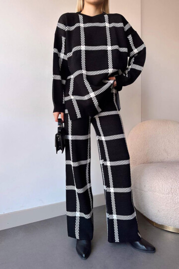 Siyah Çizgi Desenli Bisiklet Yaka Kazak Ve Palazzo Pantolon Alt Üst Triko Takım BCHN-25T260