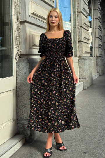 Siyah Kare Yaka Beli Gipeli Çiçek Desenli Dokuma Yazlık Elbise BCVL-25V095