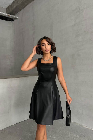 Siyah Kare Yaka Suni Deri Bele Oturan Kloş Elbise BCHN-2526442