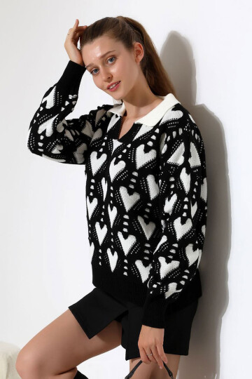 Siyah Polo Yaka Kalp Desenli Triko Kazak BCES-252026