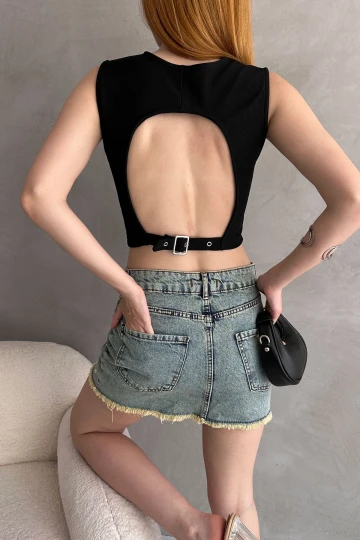 Siyah Sırtı Kemer Detaylı Kaşkorse Crop Bluz