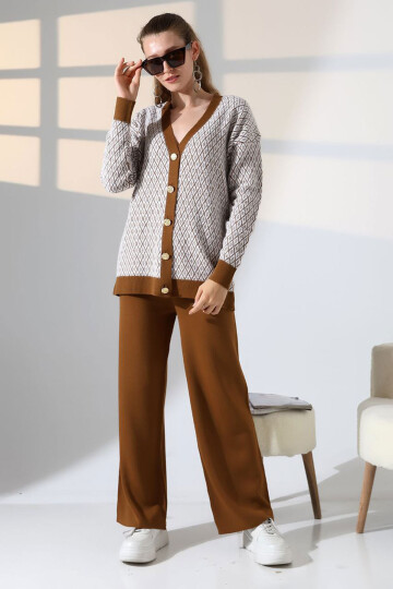 Tarçın Kahve V Yaka Düğmeli Hırka Ve Pantolon Alt Üst Triko Takım BCES-252011