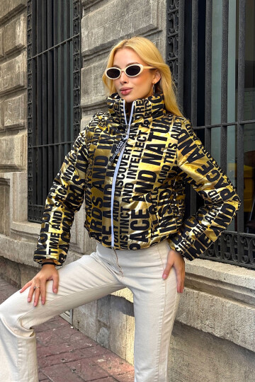 Altın Sarısı Yazılı Şişme Mont BCVL-25N031