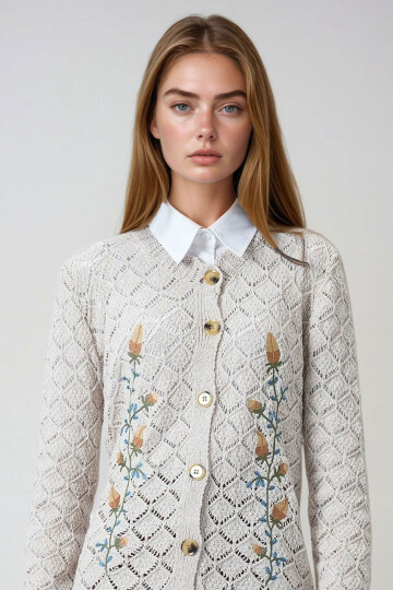 Bej Ajurlu Çiçek Nakışlı Düğmeli Triko Hırka BCHESQ-251158