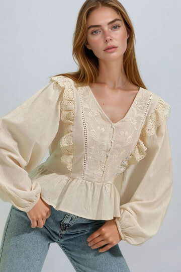 Bej V Yaka Fisto Ve Nakış İşlemeli Bluz BCHESQ-251104