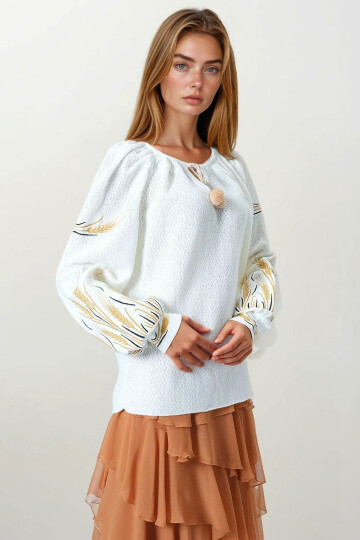 Beyaz Başak Nakışlı Bağcıklı Püskül Detaylı Bohem Bluz BCHESQ-251159