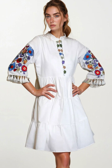 Beyaz Hakim Yaka Nakış İşlemeli Püskül Detaylı İçi Astarlı Poplin Elbise BCHESQ-251087