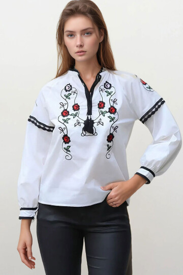 Beyaz Önü Nakışlı Püsküllü Dokuma Bluz BCHESQ-251005