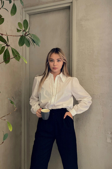 Beyaz Yakası Fisto Nervürlü Pamuklu Dokuma Gömlek BCHESQ-251044