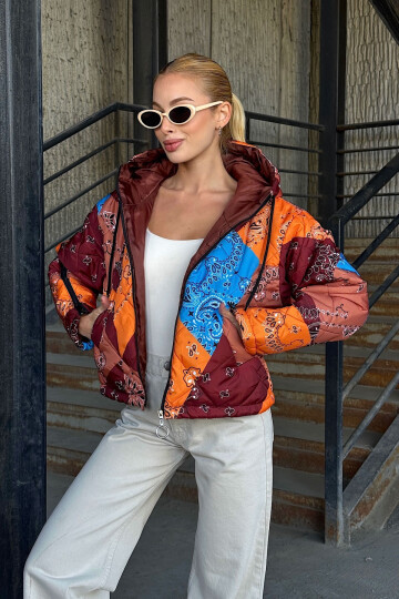 Bordo Kapüşonlu Desenli Şişme Mont BCVL-25N1001