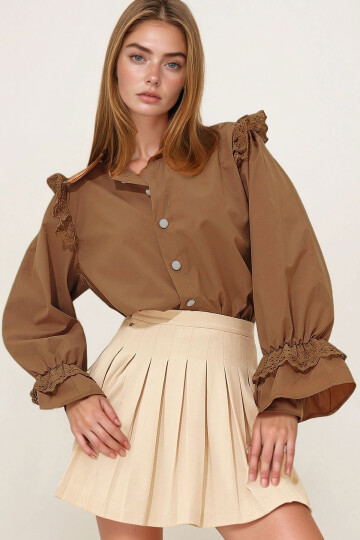 Camel Yakası Fisto İşlemeli Balon Kol Nakışlı Poplin Gömlek BCHESQ-251010