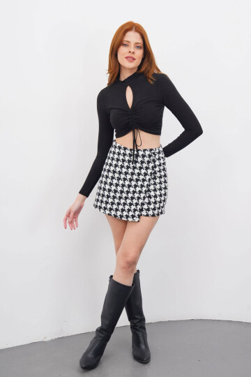 Siyah Desenli 2 Düğmeli Tüvit Kumaş Şort Etek BCHN-2526414