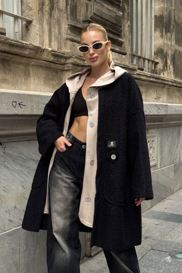 Siyah Kapüşonlu Bol Kesim Geniş Cepli Buklet Mont Ceket BCVL-25V603