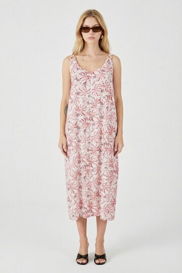 Kırmızı-Beyaz Askılı Boncuk Detaylı Çift Cepli Desenli Salaş Elbise