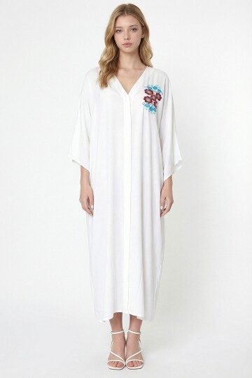Beyaz Nakış İşlemeli Maxi Boy Dokuma Viscon Elbise