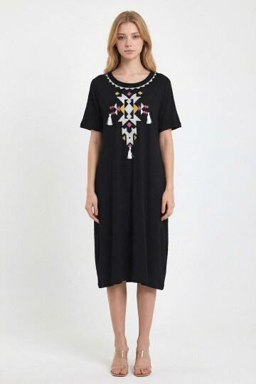 Siyah Beyaz Nakış İşlemeli Örme Viscon Elbise