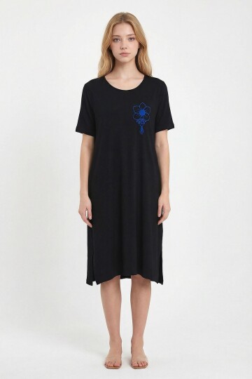 Siyah Saks Nakış İşlemeli Örme Viscon Elbise