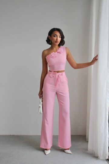 Pembe Aksesuar Detaylı Bluz Ve Pantolon Dokuma Alt Üst Takım