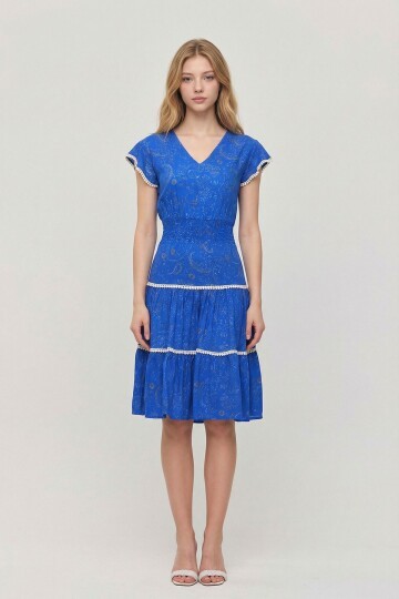 Saks V Yaka Nervürlü Çiçek Desenli Yazlık Viscon Elbise