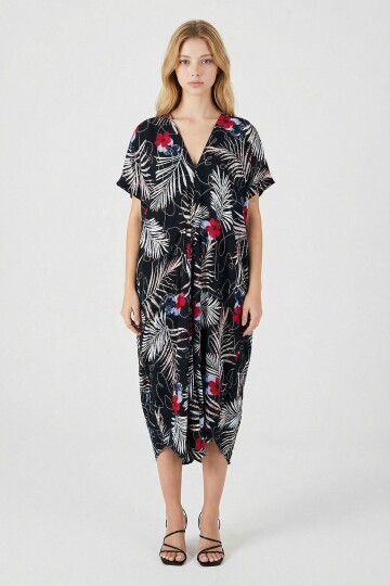 Siyah-Beyaz Desenli V Yaka Salaş Kesim Kaftan Elbise