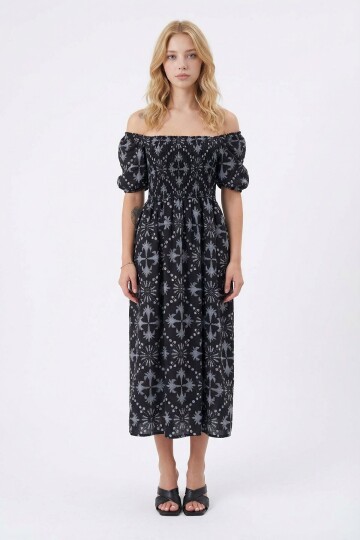 Siyah Kare Yaka Beli Çiçek Desenli Dokuma Yazlık Elbise