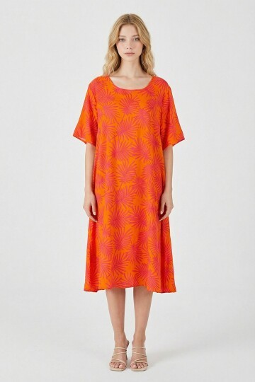 Turuncu Geniş Yaka Desenli Midi Boy Elbise