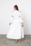 Maxi Boy Beyaz Nakış İşlemeli Dokuma Viscon Elbise BCVL-25917