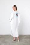 Maxi Boy Beyaz Nakış İşlemeli Dokuma Viscon Elbise BCVL-25V038