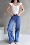 Beyaz V Yaka Omuzu Volan Detaylı Crep Bluz BCDF-252168