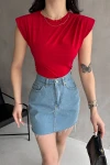 Kırmızı Omuzu Vatkalı Buzzy Bluz BCDF-252157