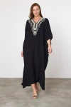 Maxi Boy Siyah Nakış İşlemeli Dokuma Viscon Elbise BCVL-25V043