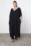 Maxi Boy Siyah Nakış İşlemeli V Yaka Dokuma Viscon Elbise BCVL-251054