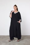 Maxi Boy Siyah Nakış İşlemeli V Yaka Dokuma Viscon Elbise BCVL-251054
