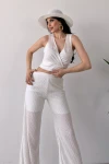 Beyaz Kruvaze Yaka Crop Bluz Ve Detaylı Pantolon Triko  İkili Takım BCDF-241081