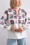 Beyaz Nakış İşlemeli V Yaka Dokuma Bluz BCEQ-25B1012