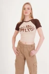 Kahve Bisiklet Yaka Baskılı Pamuklu Crop T-Shirt CO-2523254271