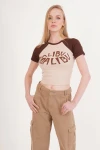 Kahve Bisiklet Yaka Baskılı Pamuklu Crop T-Shirt CO-2523254271