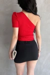 Kırmızı Tek Omuz Zincir Detaylı Crop Bluz BCDF-252179