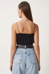 Siyah Beyaz İp Askılı 2Li Paket Örme Bluz BCCL-253001