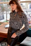 Siyah Desenli Damla Dekolteli Bluz BCBSK-25700-K4493
